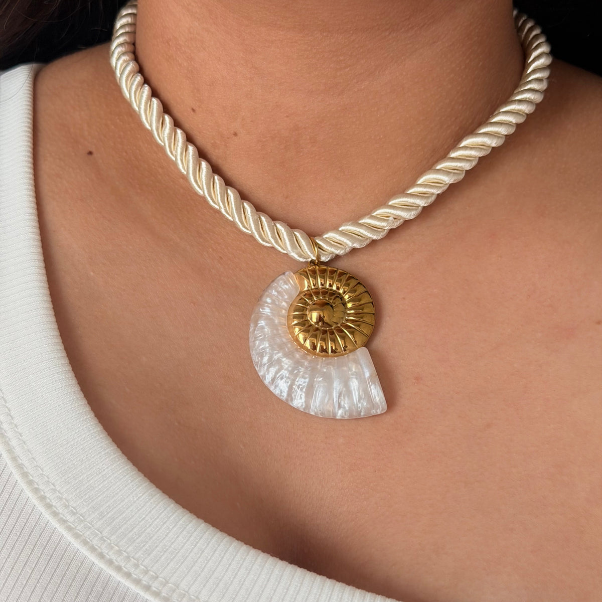 Collar Atenas Concha Nautilo