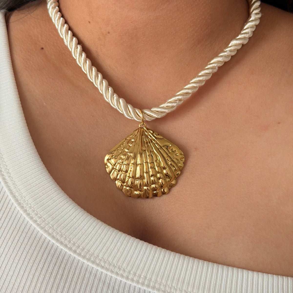 Collar Atenas Concha