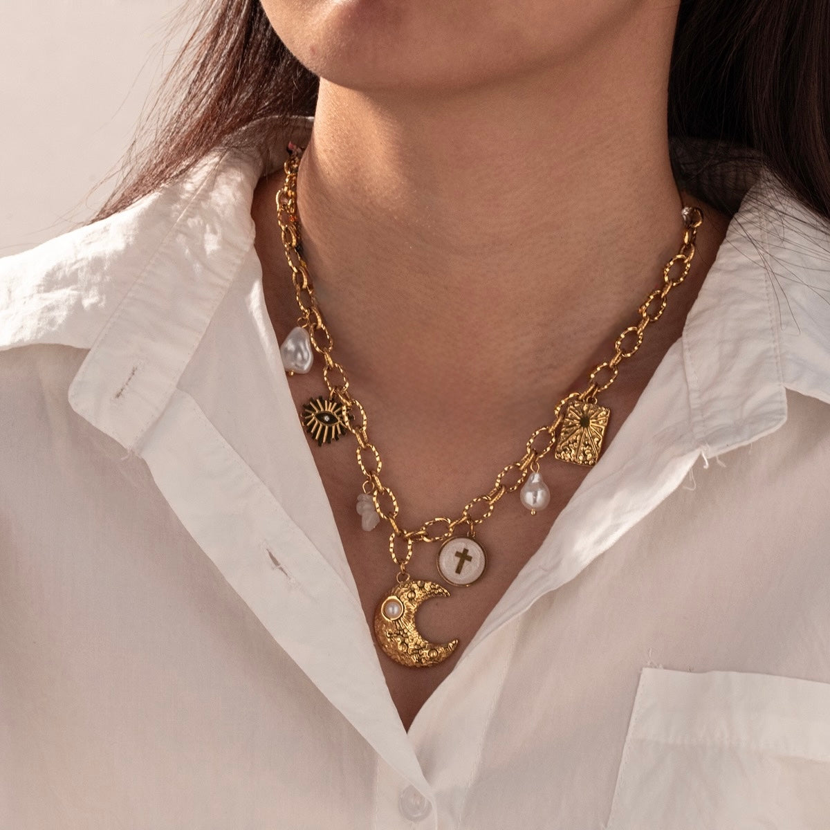 Collar Moon
