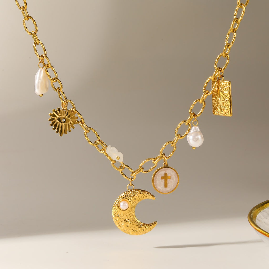 Collar Moon
